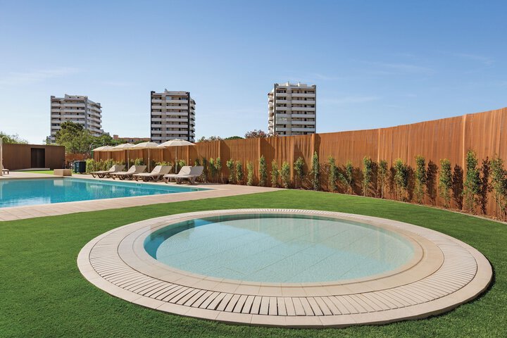 Pool 21 of 34