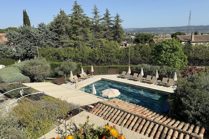 Pool 40 of 48