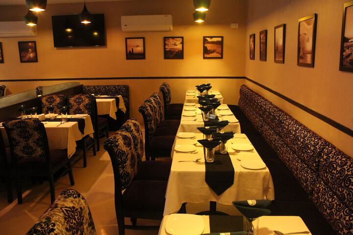 Dining 13 of 18