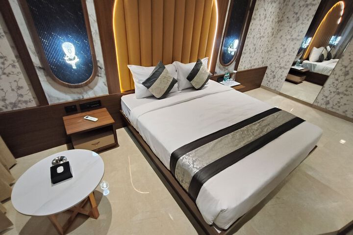 Room 18 of 74