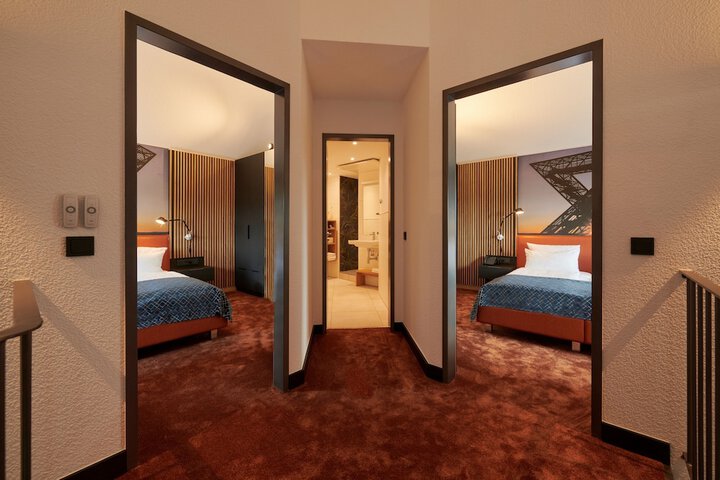 Room 15 of 62