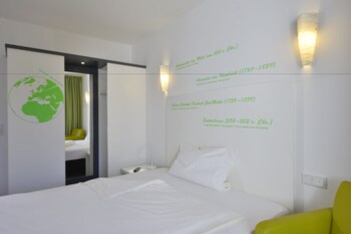 Room 49 of 71