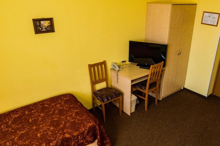 Room 27 of 51