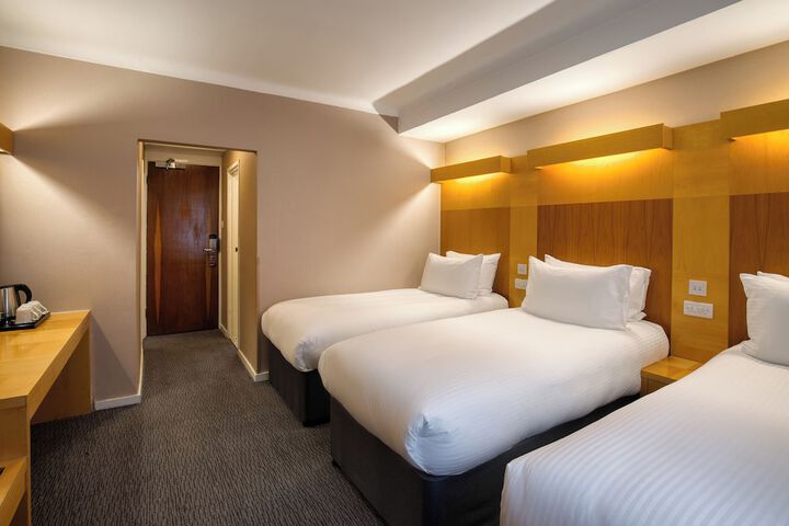 Room 44 of 119