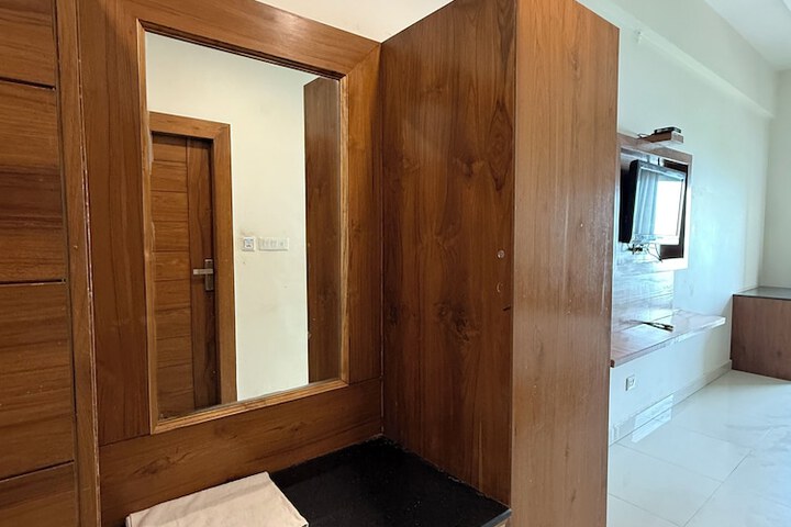 Room 3 of 42