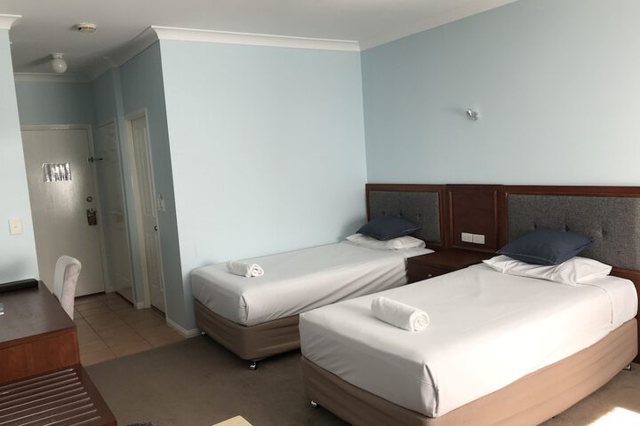 Room 5 of 44