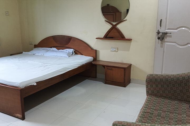 Room 3 of 18