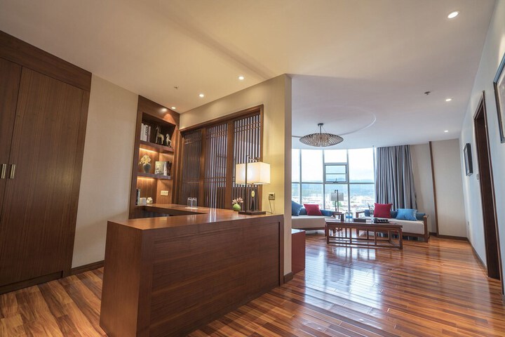 Room 9 of 29