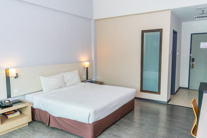 Room 5 of 41