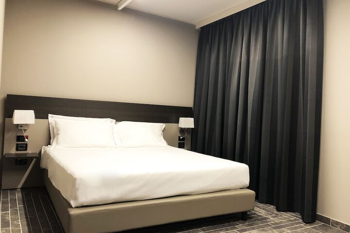 Room 8 of 40