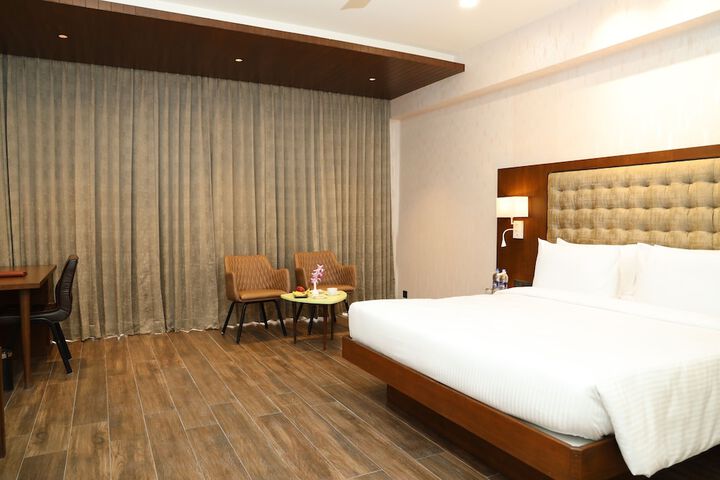 Room 7 of 118