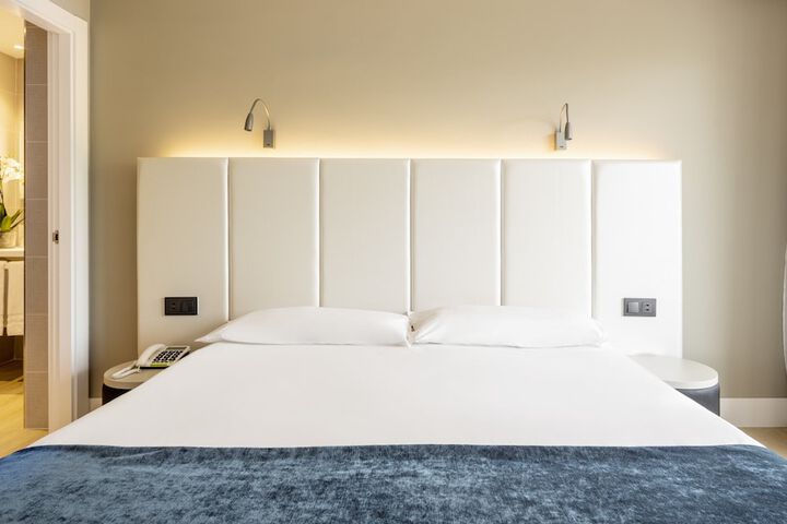 Room 12 of 92