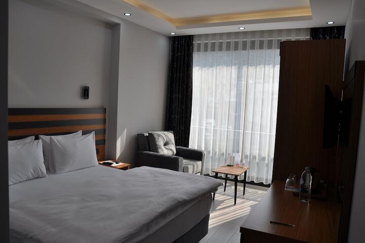 Room 6 of 42