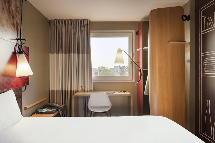 Room 5 of 45