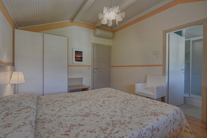 Room 16 of 47