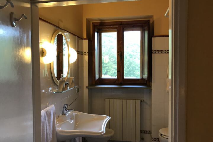 Room 16 of 35