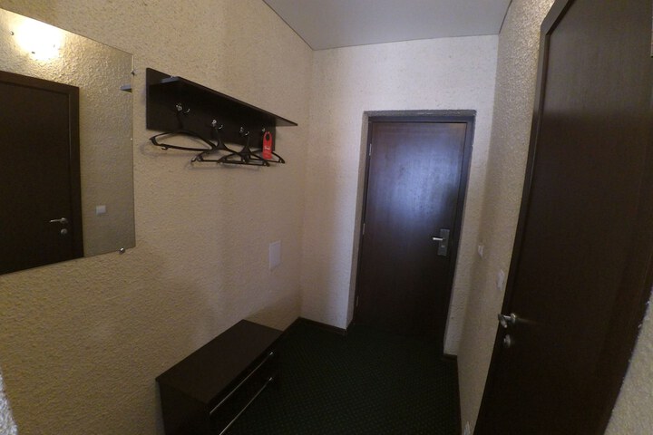 Room 9 of 19