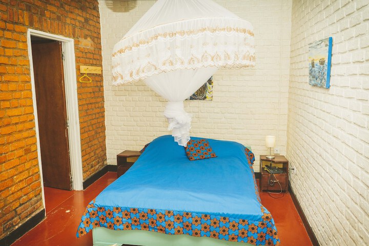 Room 20 of 144