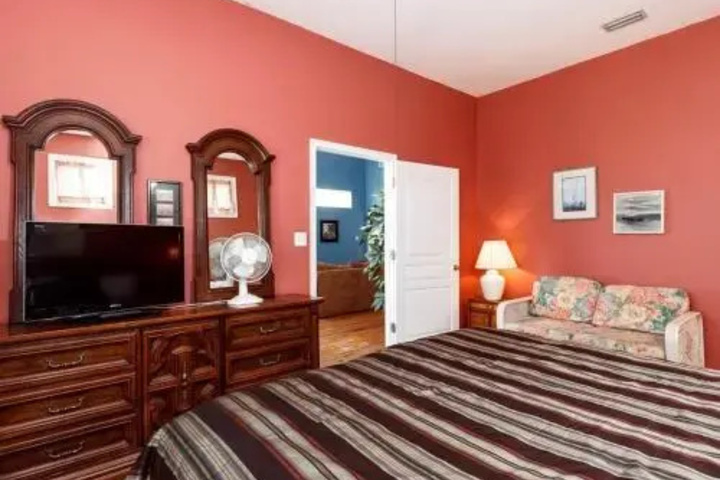Room 3 of 10