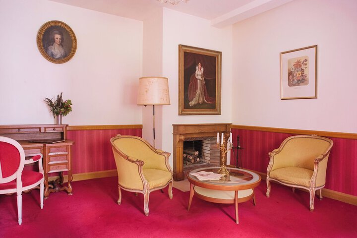 Room 16 of 49