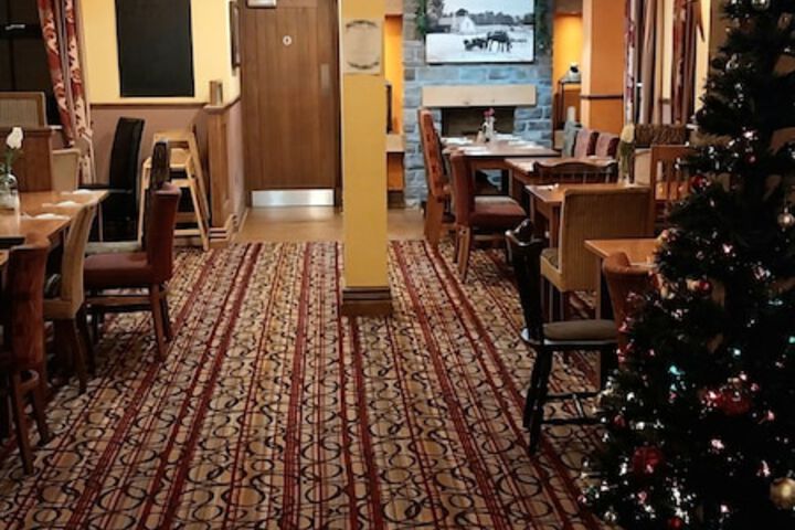 Dining 6 of 7
