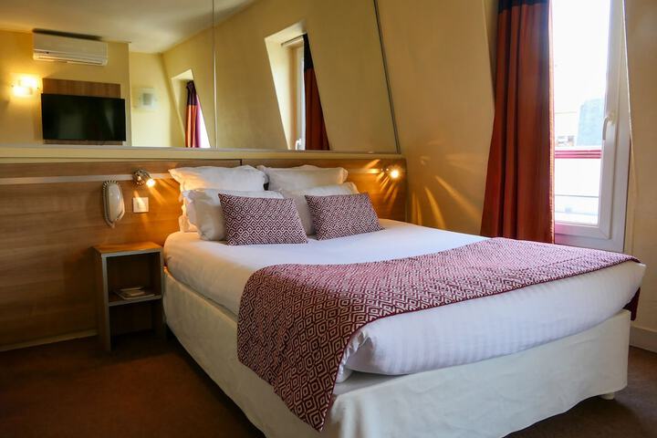 Room 44 of 62