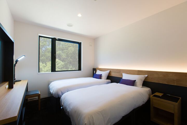 Room 3 of 34