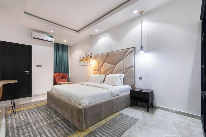 Room 5 of 22