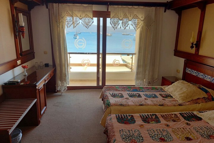Room 15 of 26