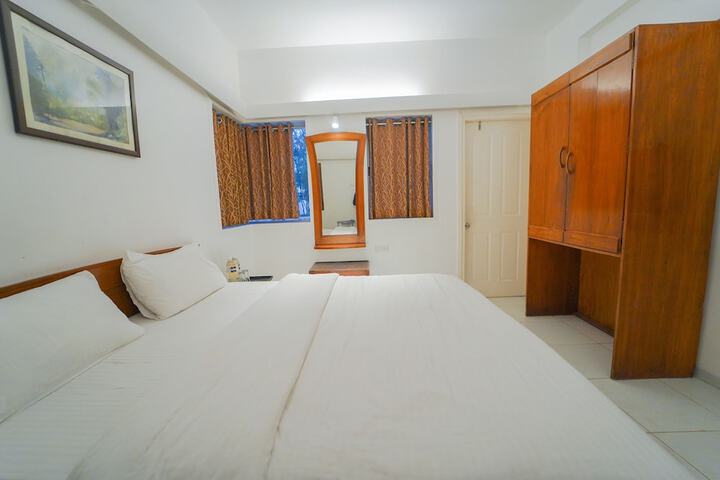 Room 10 of 43