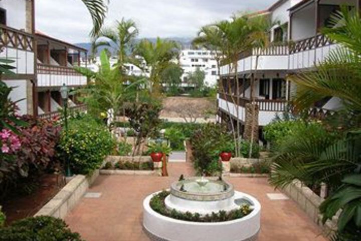 Hotel Exterior 3 of 9