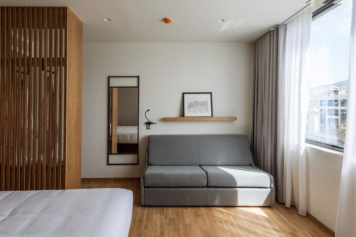Room 18 of 74