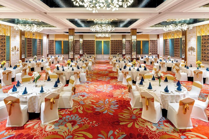 Ballroom/Hall 58 of 74