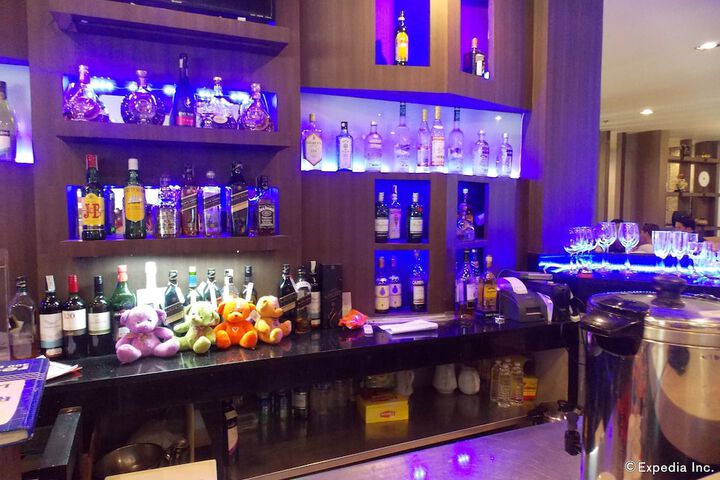 Lounge 58 of 67