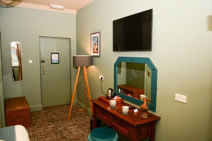 Room 12 of 34
