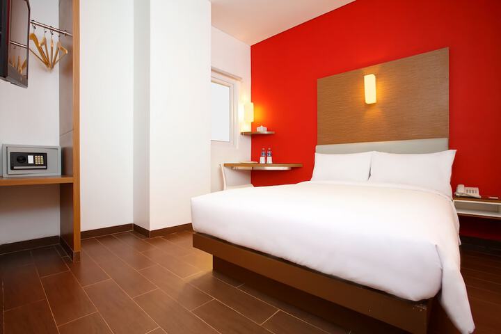 Room 5 of 28