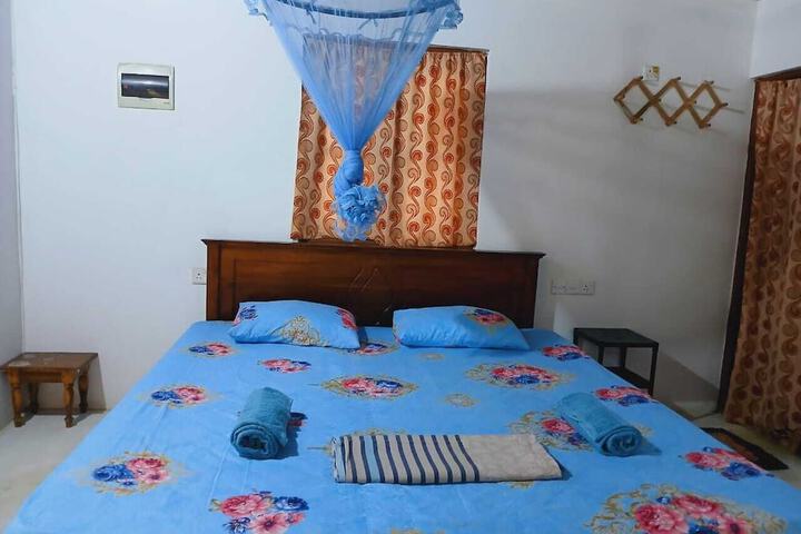 Room 10 of 43