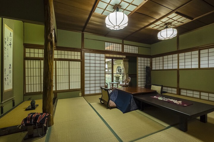 Room 4 of 62