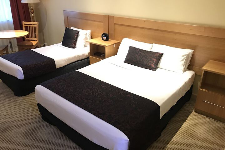 Room 34 of 62