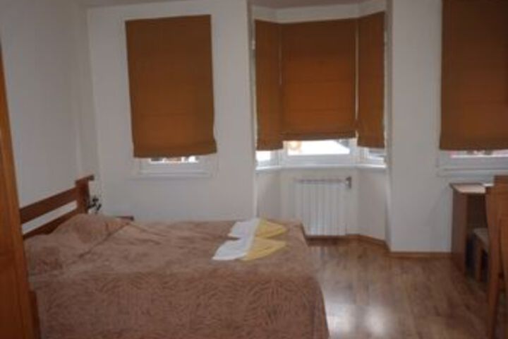 Room 10 of 23