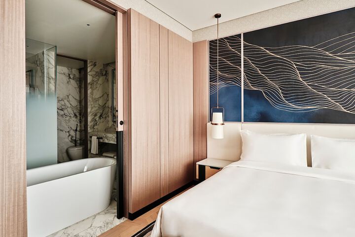 Room 7 of 70