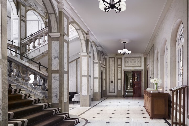 Ballroom/Hall 127 of 137