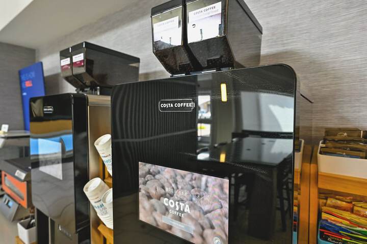 Breakfast/Coffee Service 80 of 108