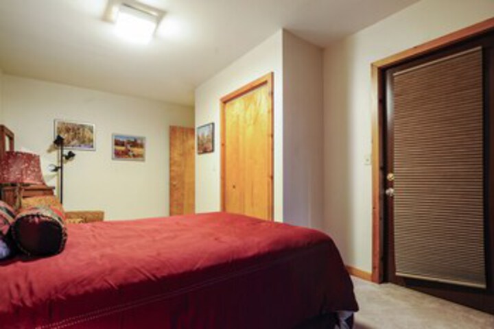 Room 33 of 36
