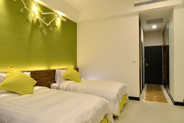 Room 5 of 39