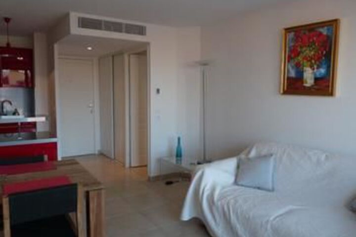 Room 22 of 32