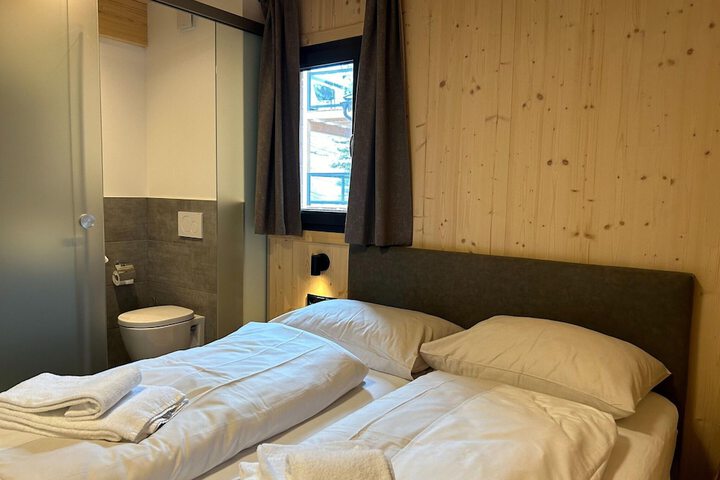 Room 5 of 42