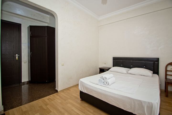 Room 30 of 93