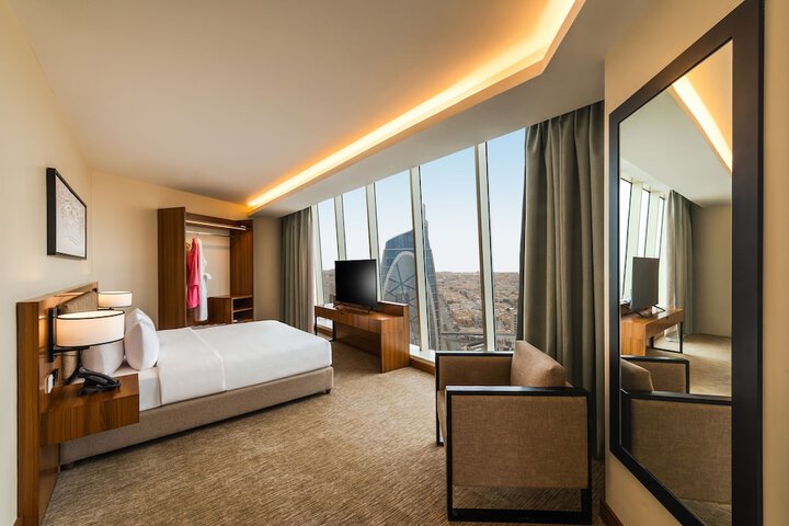 Room 15 of 50