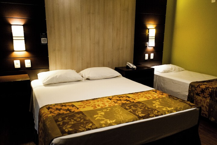 Room 32 of 71
